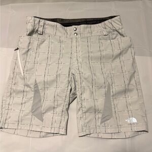 The North Face Cycling Bike Riding Padded Shorts Women’s L 9” Inseam Athletic